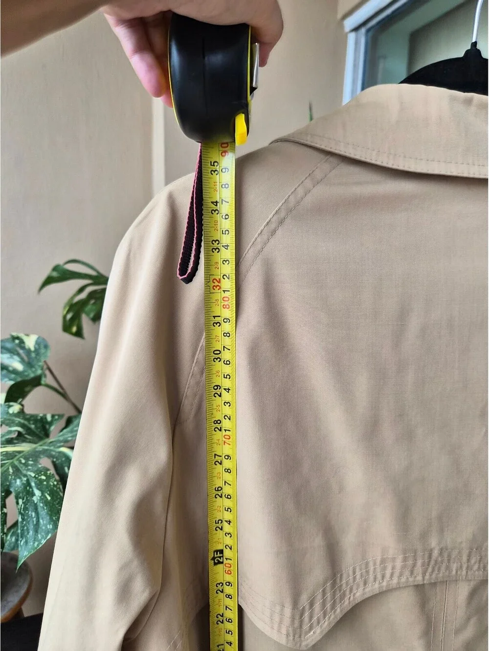 Vintage Austin Reed Regent Street Trench Coat 40R Plaid Lined Beige Raincoat